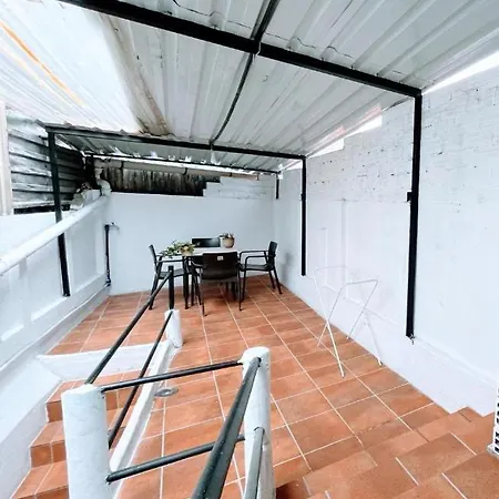 Dom wakacyjny Casa Mary Independiente Centrica Con Terraza Cubierta